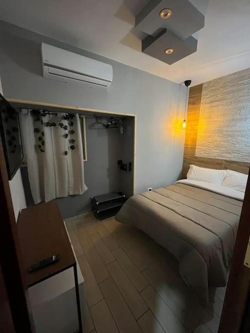 Napoli'S Little Bridges Guest House 외부 사진
